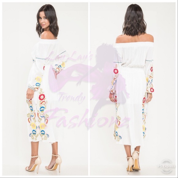 Boho Embroidered Midi Dress - Picture 5 of 7